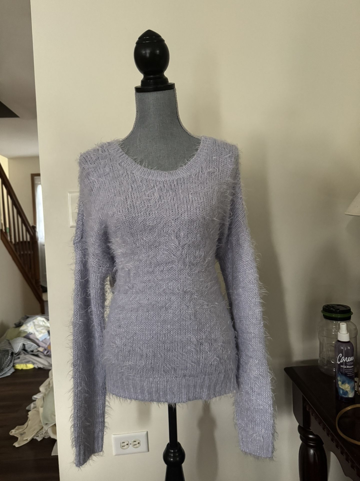 New With Tags Ladies, Beautiful Sweater Size Xl