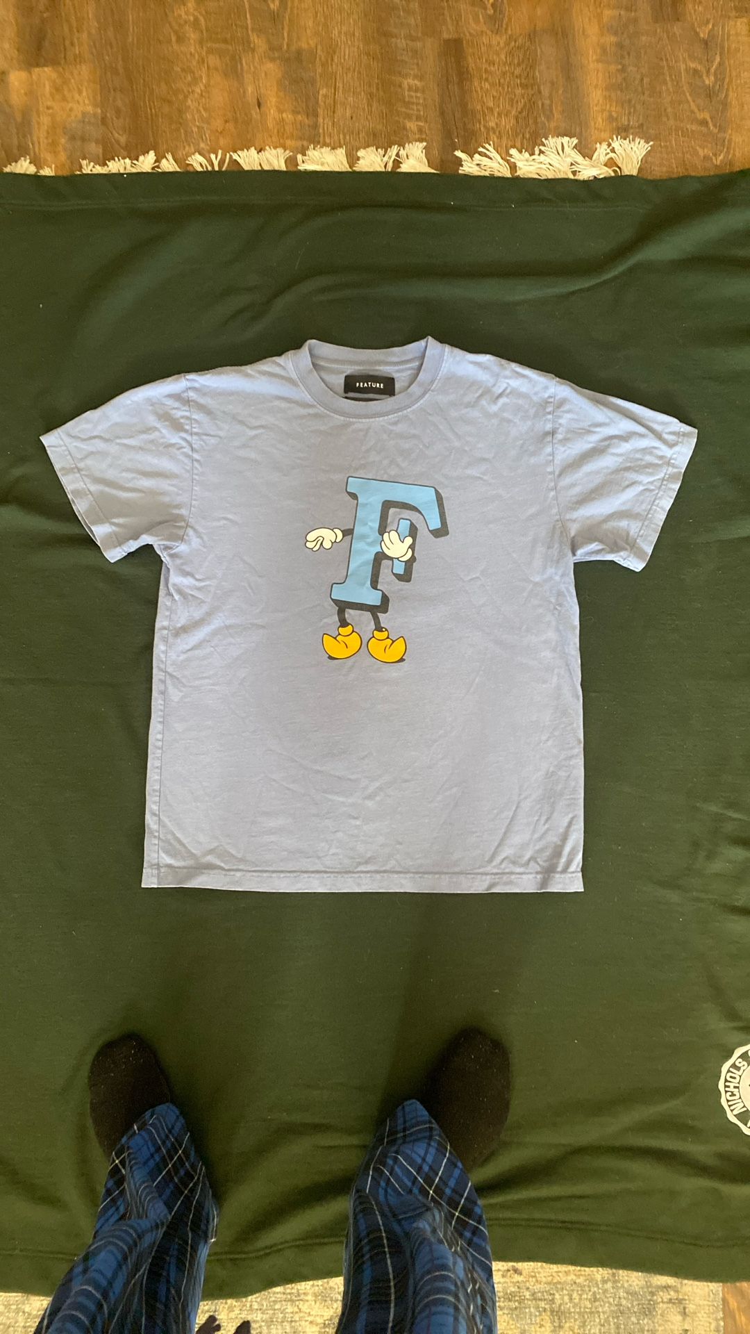 Feature Mascot Tee in Muted Navy Size M