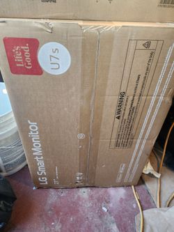 LG Smart Monitor 27-Inch U7s