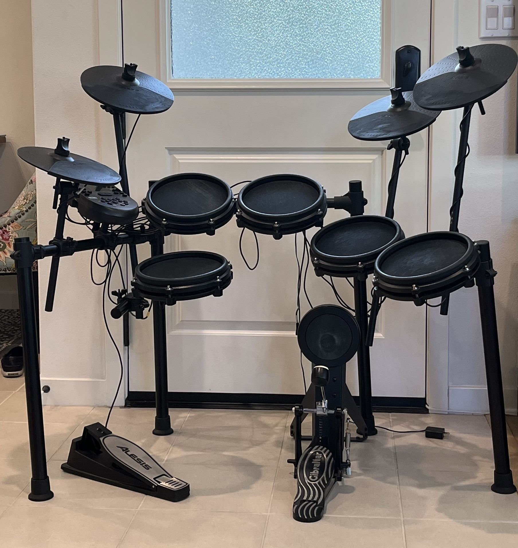 Alesis Nitro Mesh Drum Set W/ Extra Crash & Floor Tom