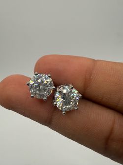 VVS1 Moissanite Stud Earrings 2Carat S925