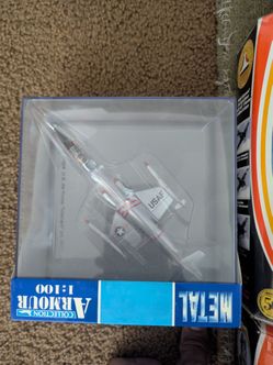 Airplane collectables
