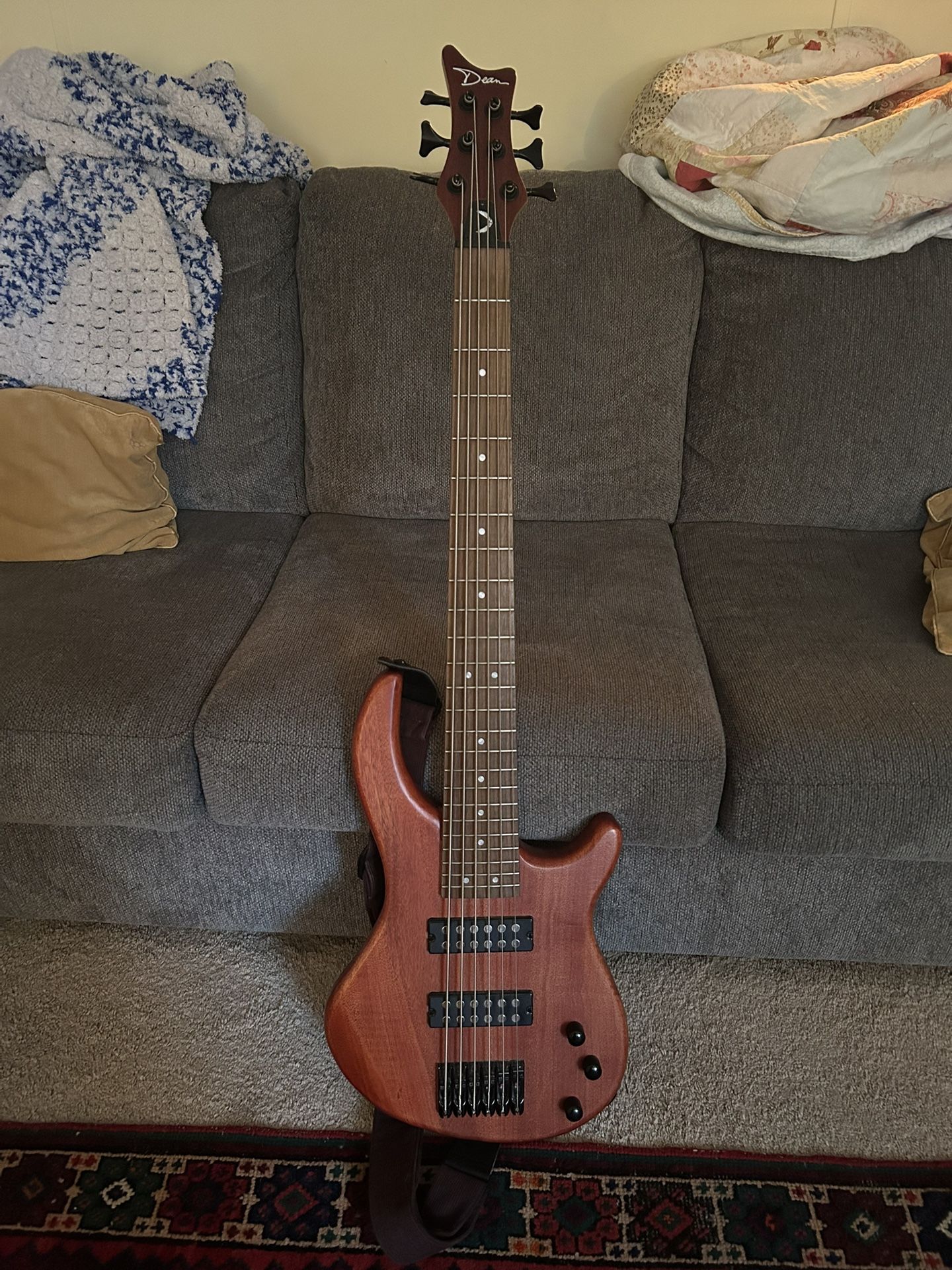 Dean 6-String Bass