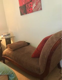 Elegant Brown Fabric Chaise Lounge – Great Condition