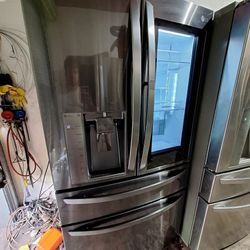 LG BLACK STAINLESS STEEL 4 DOOR INSTAVIEW SMART REFRIGERATOR 