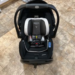 NEW Graco Snugfit35 DLX Car seat
