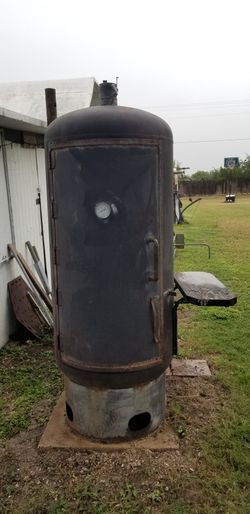 7 Feet Tall Smoker Barbecue Pit