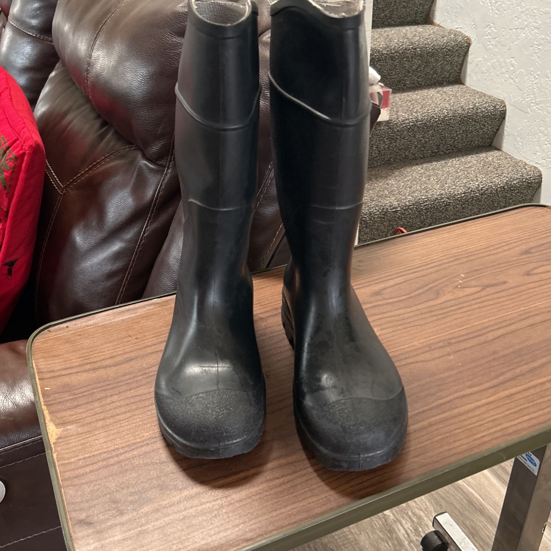 Rubber Work Boots New Size 8 Great For Irrigation