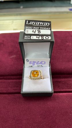 14K Gold Citrene Ring Size 7 : 4.1 grams
