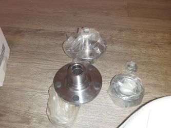 2 Wheel Hubs And Bearings Complete