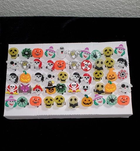Super Cute Set Of 50 Flashing Halloween Rings