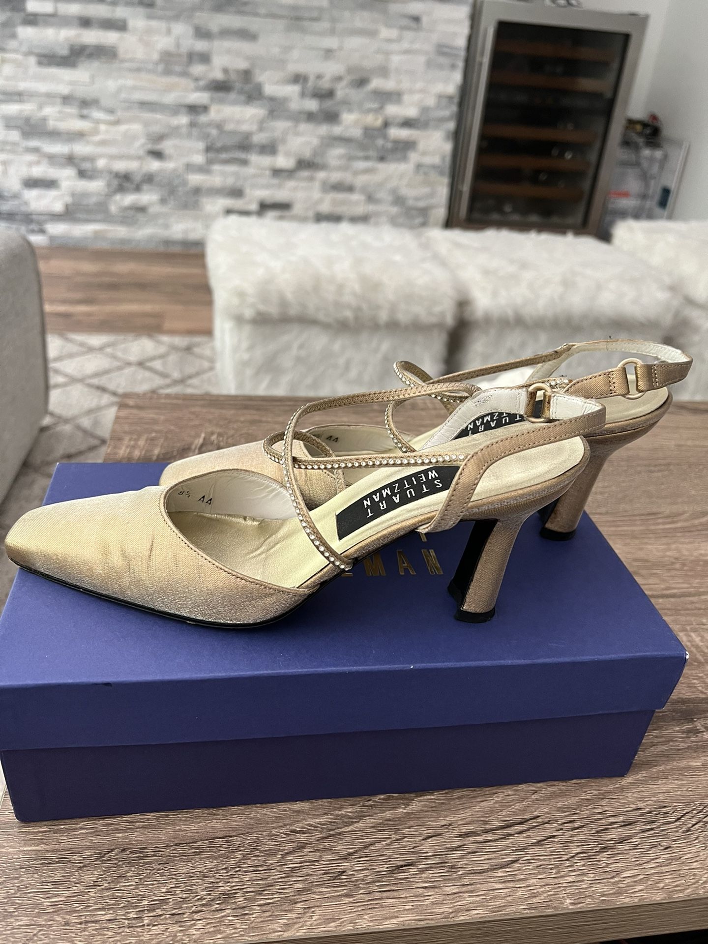 Stuart Weitzman Gold 8 1/2