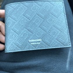 NEW Monogram Wallet Ferragamo 