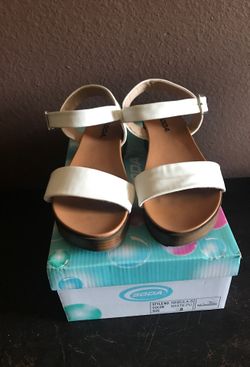 Soda white Sandels size 8