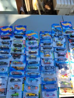 Hot wheels lot of 90