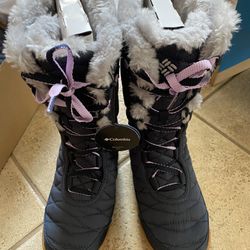 Brand New Columbia Omni-Heat, Size 4 Youth Winter Boots