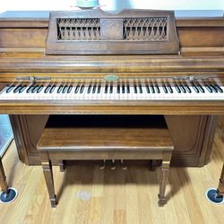 Vintage Spinet/Console Piano w/ Bench – Classic Design!