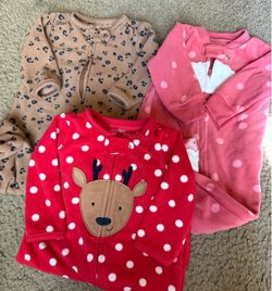 Baby girl sleepers size 3 months