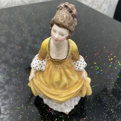 Royal Doulton Lady Coralie 1963 HN2307 Yellow Dress England 7.5"