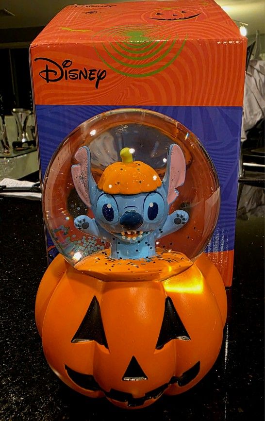 Disney Halloween Pumpkin Stitch Snow ❄️ Globe 