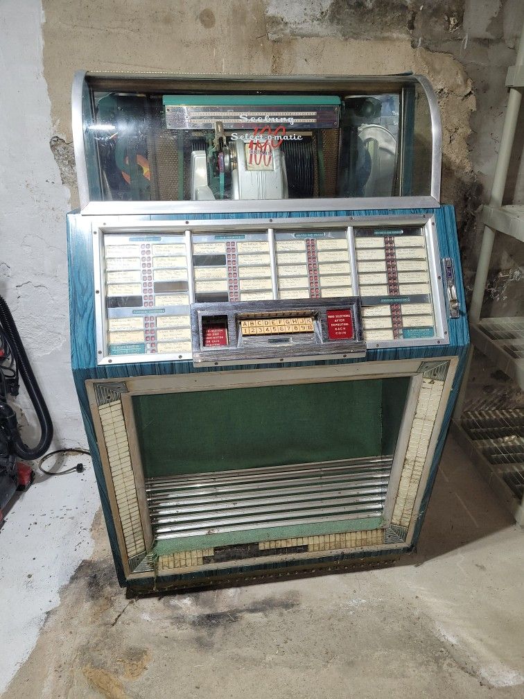 Vintage Seeburg M100BL Selectomatic Jukebox