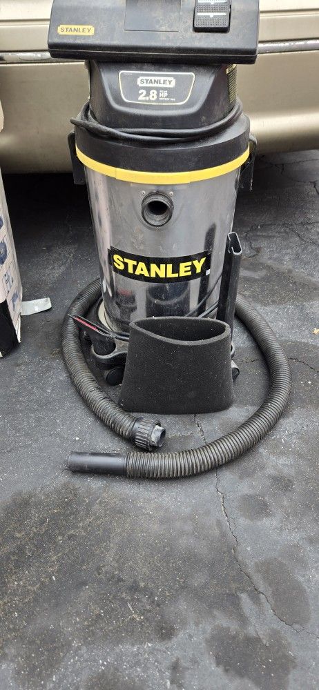 Stanley 2.8 Hp Wet/dry Vacuum