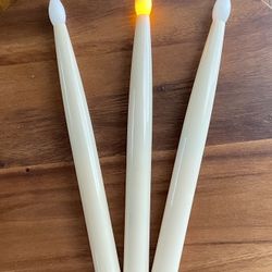 *VINTAGE* 3 White Battery Operated Taper Candles - Flameless *Tested & Working*