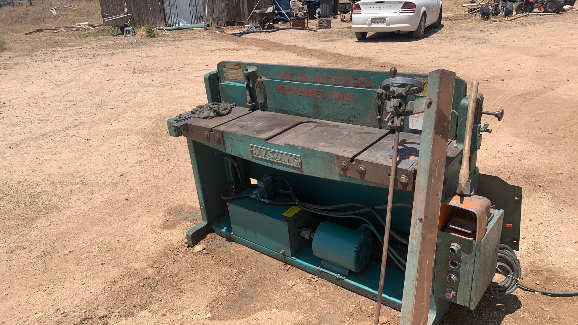 Wysong Hydronic Shear 54inch Table