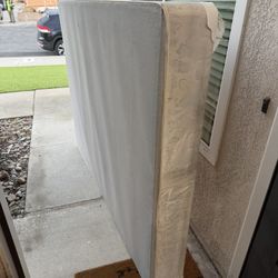 FREE QUEEN BOXFRAME 