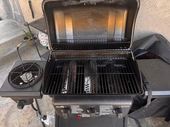 Char-Broil Classic Gas Grill with Side Burner