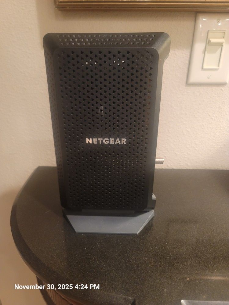 NETGEAT Voice Cable Modem CM1150v