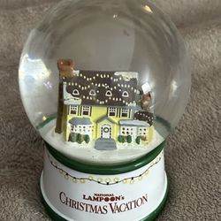 Lot Of (3) National Lampoon Snow globes 