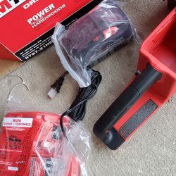 MOTOSIERRA MILWAUKEE  FUEL M18 16" New BATERY 12V