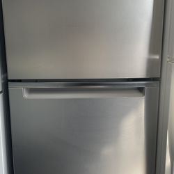 Whirlpool refrigerator 24”