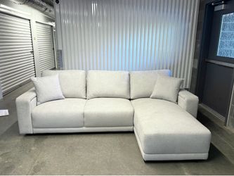 Brand New Thomasville Sectional Sofa Couch - Delivery Available
