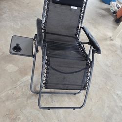 4 Zero Gravity Chairs