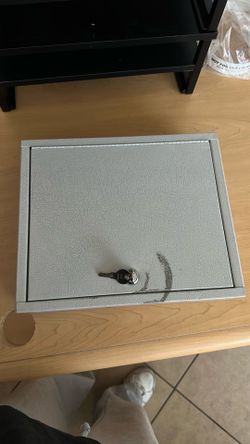 Mountable key lock box