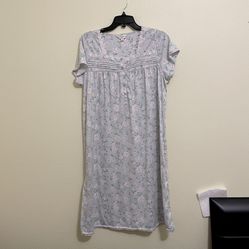 Laura Ashley Women’s Nightgown 