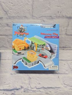 Malibu International Microns City Train Depot 00410 Micro Machines