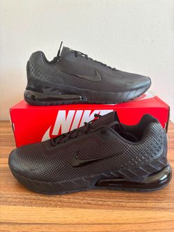 Air Max Phoenix Size 12