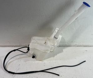 22-25 HYUNDAI TUCSON WINDSHIELD WASHER RESERVOIR TANK BOTTLE W/ PUMP