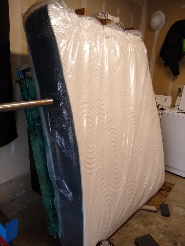 Hybrid Infinity Cool Standard- Queen Size Mattress