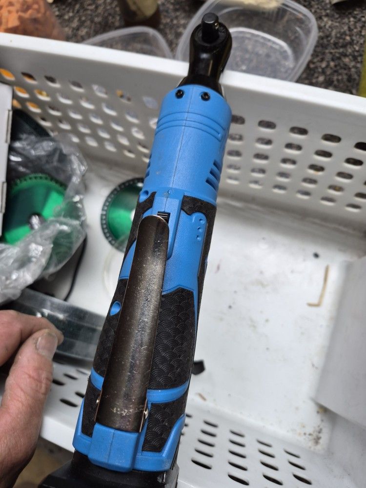 DieHard DH80012 12V Lithium-ion Battery Charger. &  Electric Ratchet Wrench