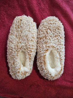 Brand New Women's Houseshoes