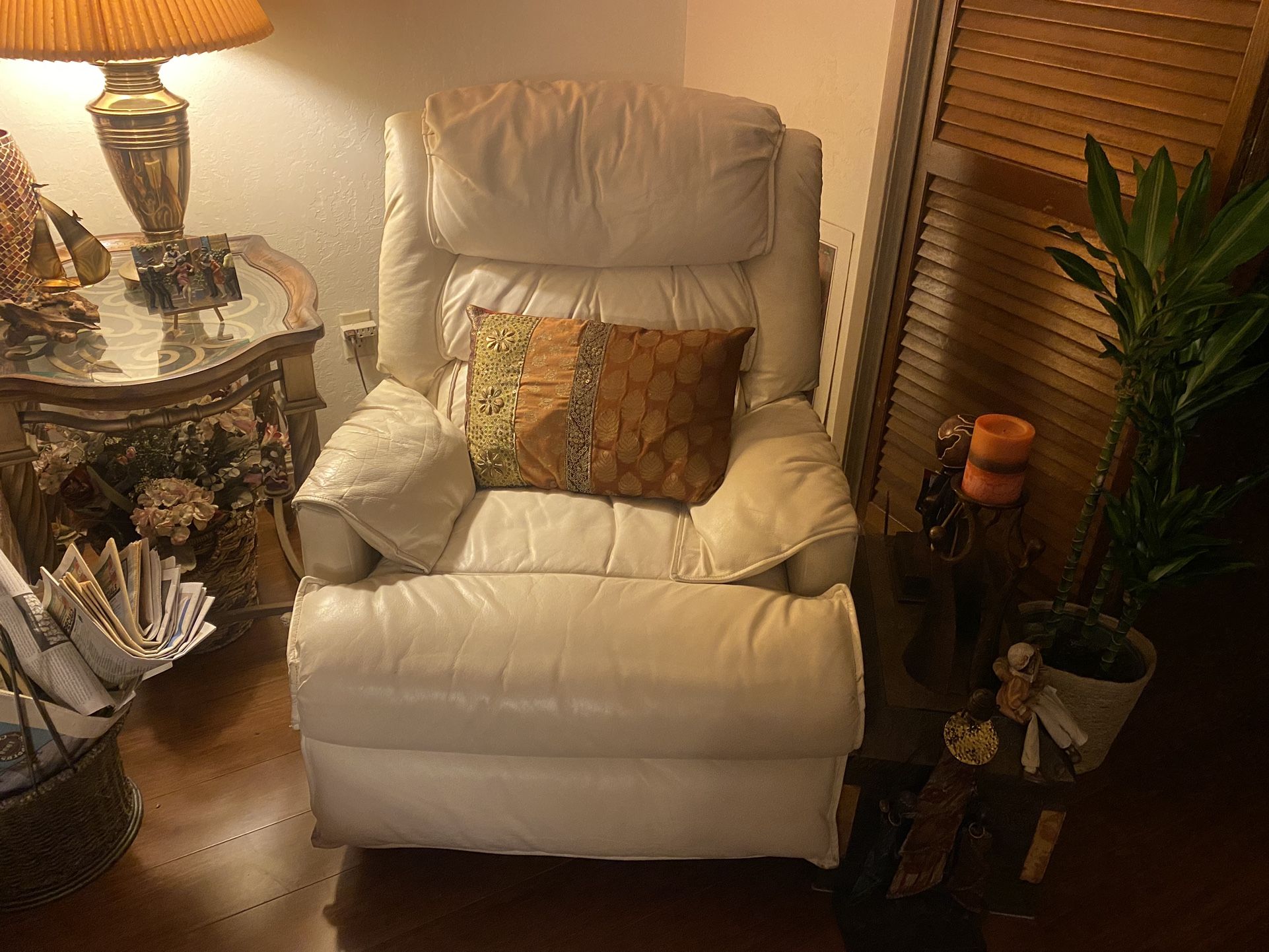 White Leather Lazy Boy Furniture 