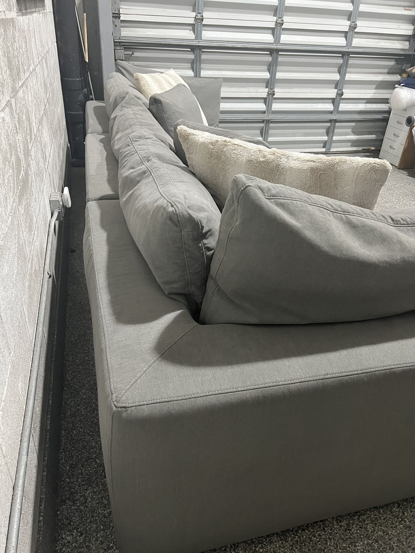 Nixon Cloud Gray Modular Sofa (I Can Deliver) for Sale in Miami, FL