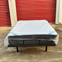 Like New Dreamcloud Premier Hybrid Queen Mattress