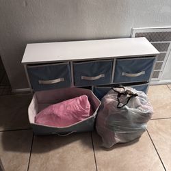 Free Plushies And Girl Tent With Toy Storage