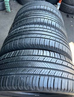 🚨📲235/55r20 marca MICHELIN con 80% de vida las 4