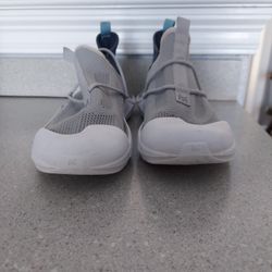 Shoes Muvez Size 9